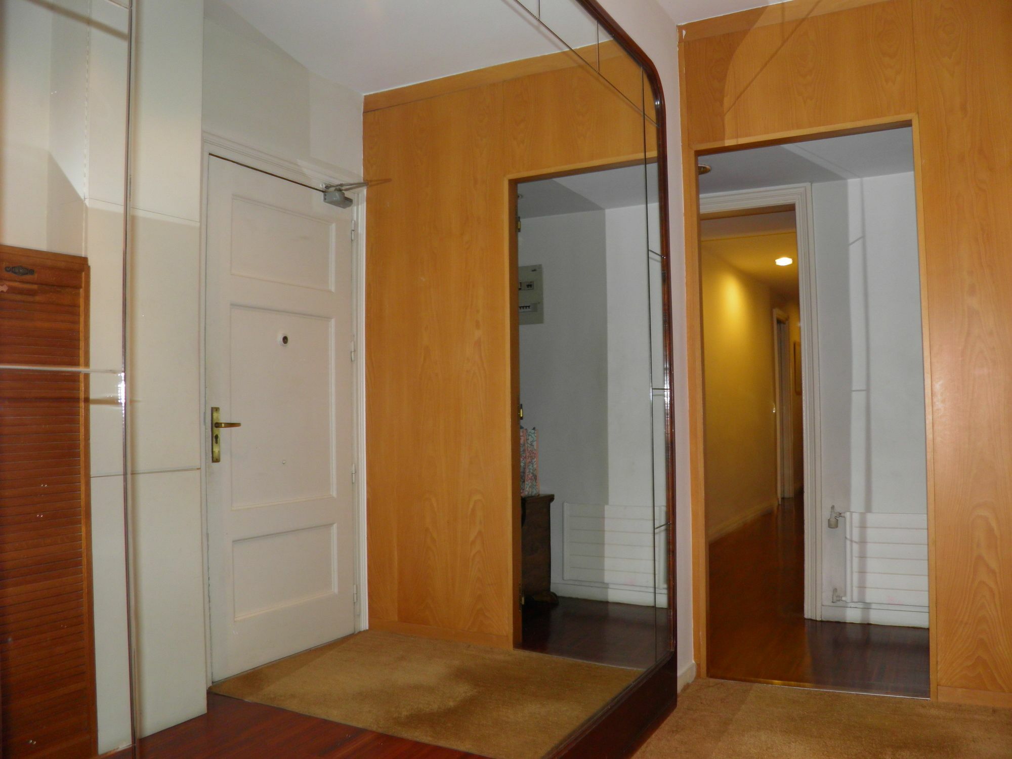 Suitur Courtyard Apartment Барселона Екстер'єр фото