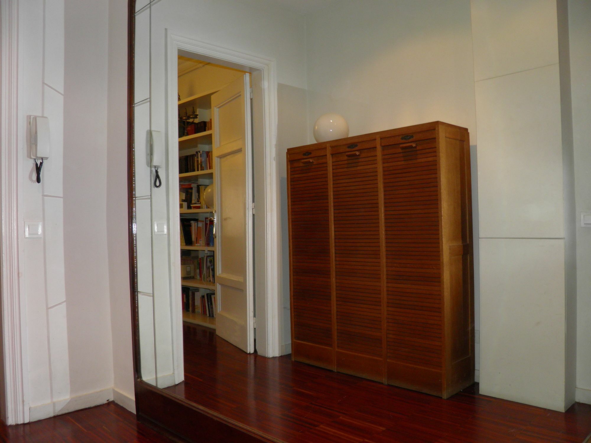 Suitur Courtyard Apartment Барселона Екстер'єр фото
